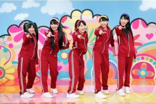 Illustration for article titled Popular K-Pop Group Accused of Ripping Off J-Pop Group. Again.